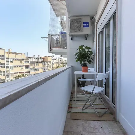 Chic Tailor Made 2 Bedroom Апартаменты