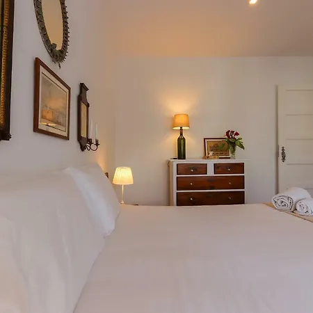 Апартаменты Chic Tailor Made 2 Bedroom