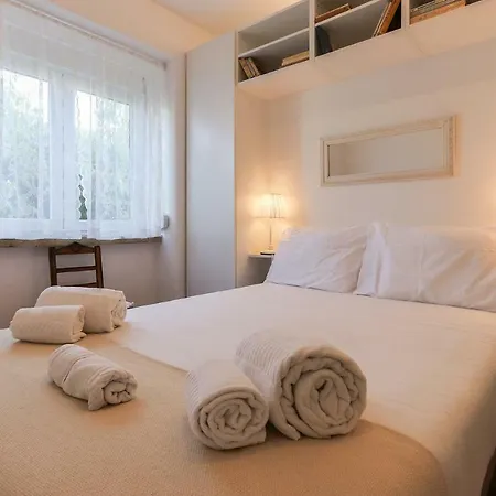 Апартаменты Chic Tailor Made 2 Bedroom