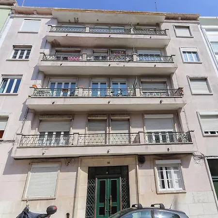Chic Tailor Made 2 Bedroom Лиссабон