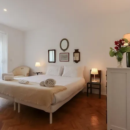 Chic Tailor Made 2 Bedroom Апартаменты *